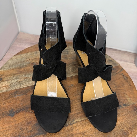 Lucky Brand Women’s Jamin Black Suede Twist Wedge - Size: 8 - Picture 3 of 8